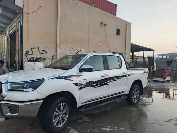 السلام عليكم تويوتا هايلوكس موديل 22 رقم مثنى السياره بها قطعتين تبديل اصلي الباب وجاملغ السبب شخط  بدون دواخل فول مواصفات جديده بمعنى الكلمه ماشيه 100 باسمي والباقي كفاله عامه على السونار بيع ومراوس ماكينه اربعه سلندر
السعر 290 بيها مجال بسيط 
تلفون ***********
العنوان ذي قار 
الفجر
