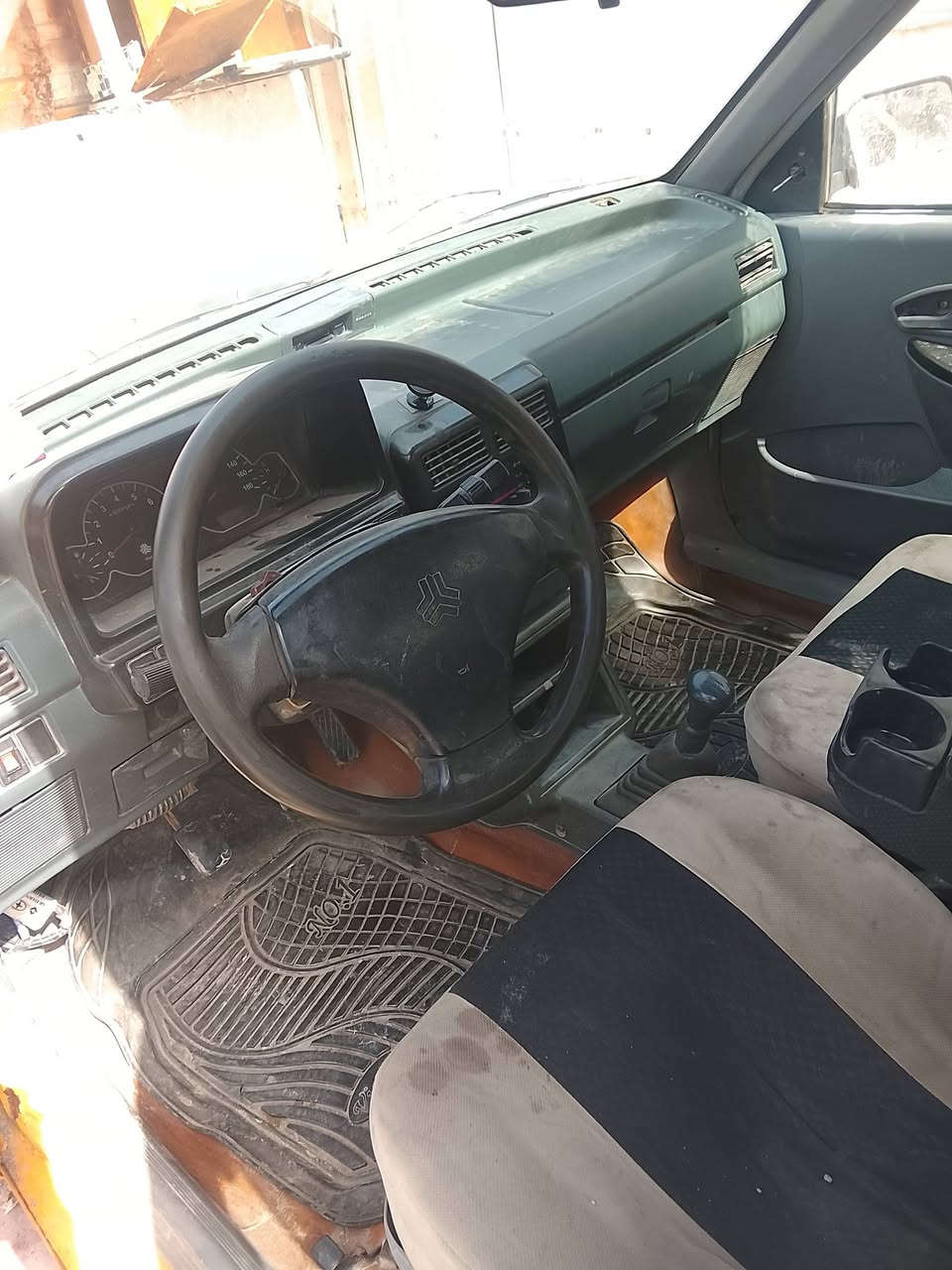 سلام عليكم سايبه موديل 2011 بيها خربطه بل مشي ماعرف بلكات نوزلات كهربائيات كلها شغاله بسمي مصفره هيئه وغرامات سنويه 2031 السعر 22 العنوان الغزاليه *********** مصبوغه حزام
