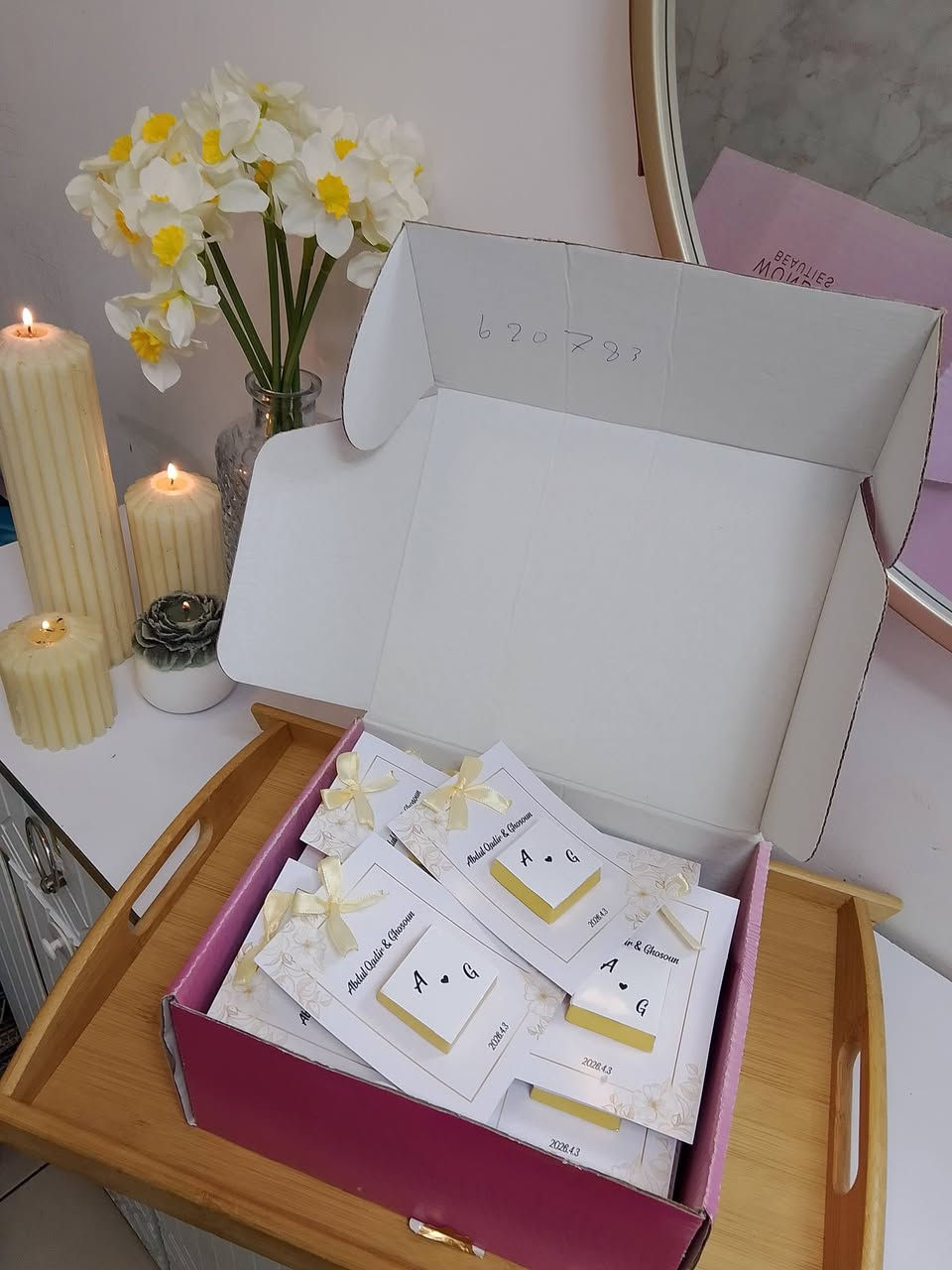 هلو بنات شلونكم رجعت الكم من جديد ان شاء الله بعد فترة غياب 
توزيعات عقد قران حسب طلب الزبونة سعر لوحة العقد الخشبية ب١٠ كاملة مع التصميم حسب الطلب 
توزيعات قطع الشكولاتة القطعة ألف وتصميم حسب الطلب @إشارة


**إذا كنت صاحب هذا الإعلان وتريد حذفه لأي سبب، رجاءا أرسل رسالة إلى الدعم الفني**