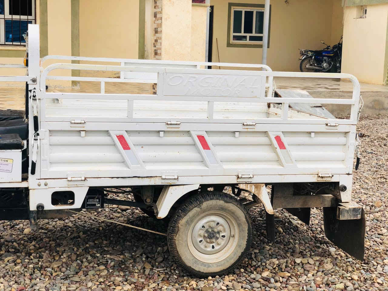 بعد السلام ستوتة قلاب للبيع مبدل بيهة اقراص فقط محرك200السعر 1450 وبيهة مجال نضافه فول رقم…***********
