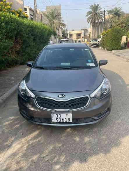 السلام عليكم كيا سيراتو خليجي موديل ٢٠١٦  السياره مري شفط وفتحه بالسقف حساسات امامي خلفي والسياره جديده ماشيه ٥٠ الف حقيقي وشادلها تخم تاير جديد وتبريد جديد اصلي وايضا صدر جديد بغراض اصليه السياره بدون صبغ بيها بارد بالباب خلف السائق وبيها شخط بالصفحه الثانيه مصلح بالكارت والصوره مال الشخط مرفقه 
السياره هزه ورقم بغداد الجديد  وموجوده في بغداد حي الجامعه 
السعر المطلوب ١٣٥ ورقه وبيها مجال للجاد 
الاتصال بالرقم ***********
