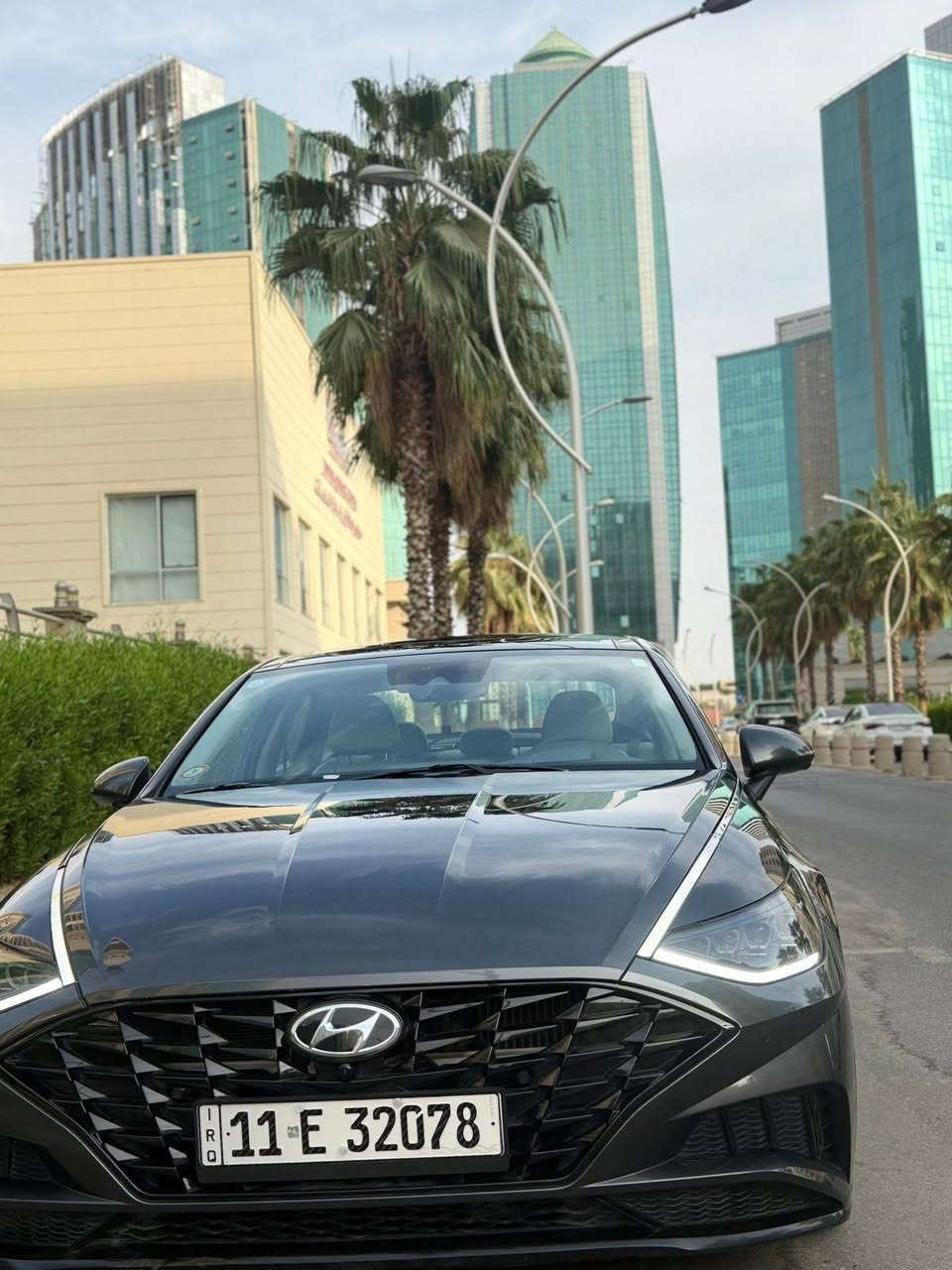 السلام عليكم سوناتا 2022 لمتد اعلى فئة بالمواصفات رقم بغداد باسمي هزة جديدة تحويل ثاني يوم للبيع او المراوس حسب القناعة 
1.بنوراما
2.بصمة وبصمة ابواب 
3.تشغيل عن بعد 
4.تقديم وترجيع بالبصمة
5.رادارات امامي خلفي جانبي 
6.كاميرات 360 درجة
7.داتا شو 
8.تبريد كشنات
9.تدفئة كشنات
10.تدفئة ستيرن
11.شاشة عدادات ديجيتال
12.شاشه كبيرة تعمل بنظام ( ابل كار بلي واندرويد اوتو )
13.دبل جام (لتعزيز العزل) 
14.مكينة 1600 تيربو 🚀
15.لدات امامي خلفي 
16.كشنات جلد ابيض ملكي 
17.حساسات خلفيه
18.مازدات لدات عدد 4 ليزريه
19.فتح صندوق ذكي 
20.بصمة ابواب لمس 
21.تحديد مسار 
22.قيادة ذاتيه
23.اوتو بارك
24.سستم صوت سماعات عدد 12 سماعه 
25.دمامات صوت من شركة BOSS الالمانية
26.انضمة قيادة عدد 4 ( سمارت/ سبورت / كوستم / سمارت )
27.لد داخي متغير ب 360 لون 
28.خزن كشنات
29.نظام ترحيب
30.اريل نفكيتر
31.تبريد منفصل المناخ 
32.نظام تبريد اوتو ( عند الاتصال ينخفض مستوى التبريد لعزل الضوضاء )
33.لايتات امامية اوتو عند تشغيل العالي والناصي وعند التشغيل والاطفاء
34.ماسحات اوتو عند المطر 
35.كروس سرعة 
36.توقف ذاتي عند الاقتراب من الخطر ( مانع تصادم )
37. كير 8 نمر DCT 
38.شفتات ستيرن 
39.ويل 18 انج
40.قياس ضغط الاطار 
41.شحن لاسلكي
42.جام الاماميات اوتو 

السيارة بجم كبس حادثهه باب وجاملغ ونص الباب الخلفي صبغ وحافة البنيد السيارة ماشية 52 ميل بدون دواخلي بدون شواصي بدون لغود صورة الحادث بالمنشور ورقم الشاصي موجود بالمنشور سيارة جاهزة بدون اي نقص وبدون اي مصرف للبيع بسعر مناسب او المراوس حسب  القناعة السعر. 160  ومعروفة اسعار خواتهه مكانهه بغداد شارع فلسطين 

للاستفسار
***********
