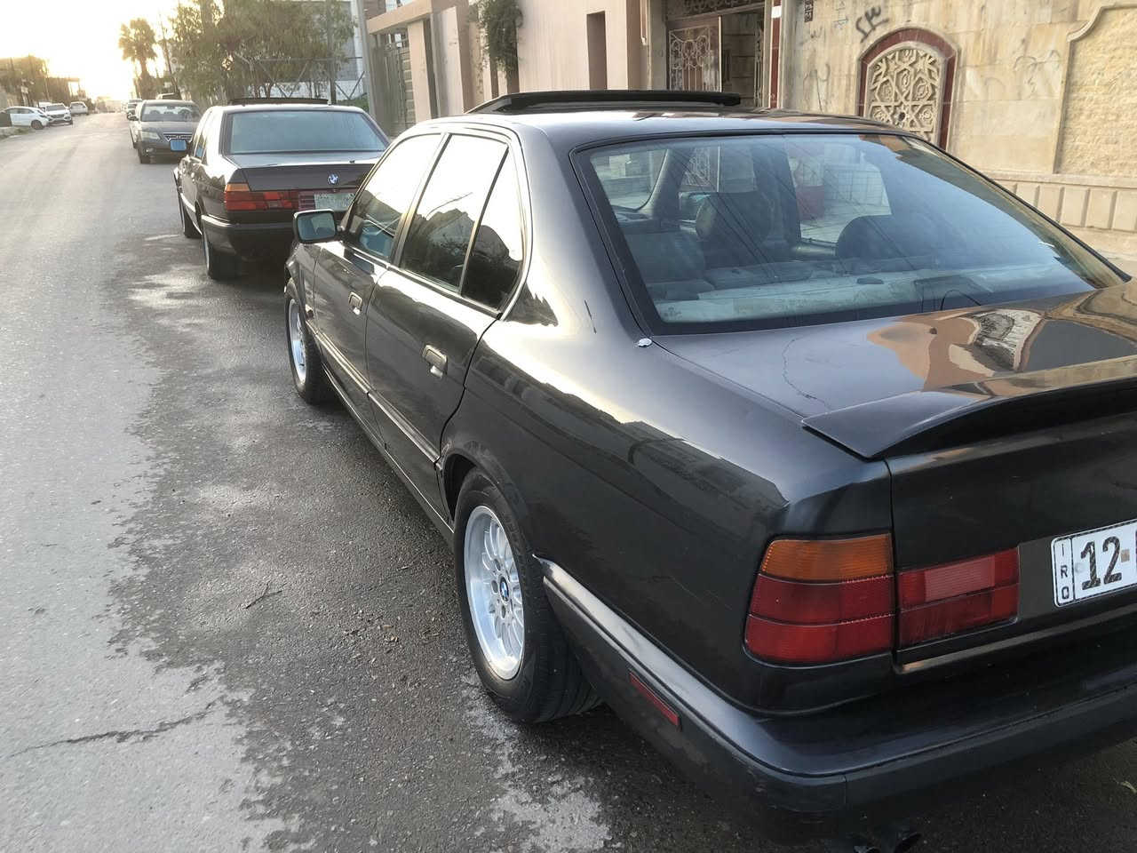 السلام عليكم BMW 535 مبدل محرك وكير كبس فانوس مصبوغة عام بدون حادث تبريد شغال محرك كير شرط طخم امامي خلفي جديد موديل ٩١ محدثة ٩٥  رقم جديد سنوية جديدة شرط التحويل داخل جلد اصلي سعر ٧٧ اخوان الي ميعجبه السعر خلي يصلي على النبي ويعبر  المنشور والله يسهل للجميع للأستفسار الأتصال على الرقم ***********
