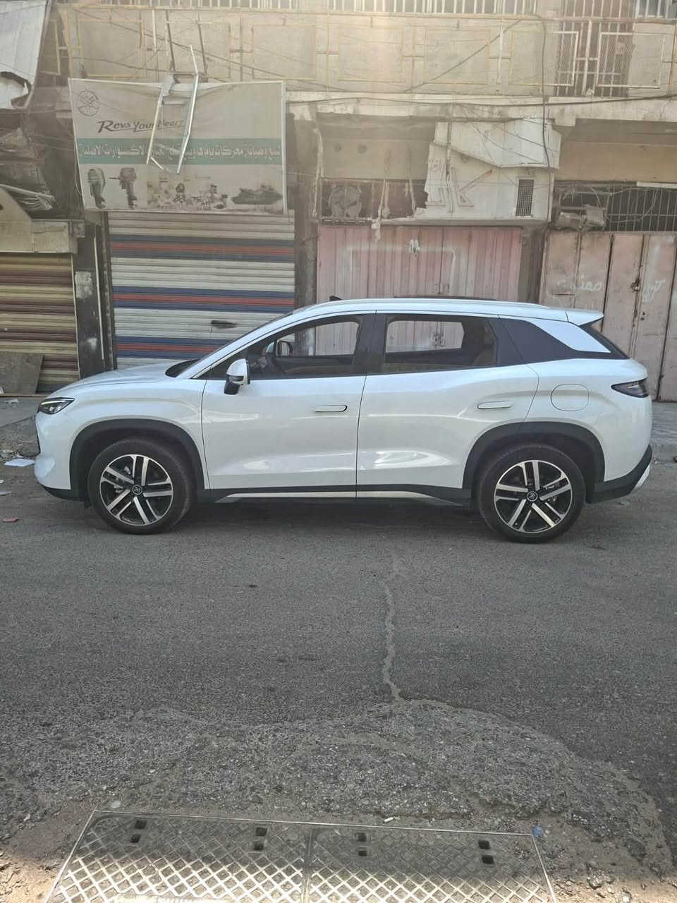 سيارة للبيع BYD SONG L 2025 سعر السياره شدتين 19.500 الف دولار السياره جديده زيرو بس بيها تصليح بسيط بالباب الخلفي يم بالرفرف،


**إذا كنت صاحب هذا الإعلان وتريد حذفه لأي سبب، رجاءا أرسل رسالة إلى الدعم الفني**