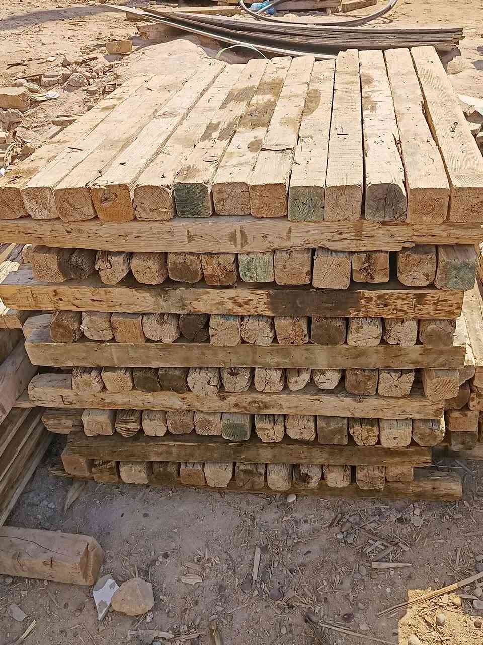 قالب خشب للبيع نضيف العدد 11 مكعب اونص مكاني حله للاستفسار ***********
