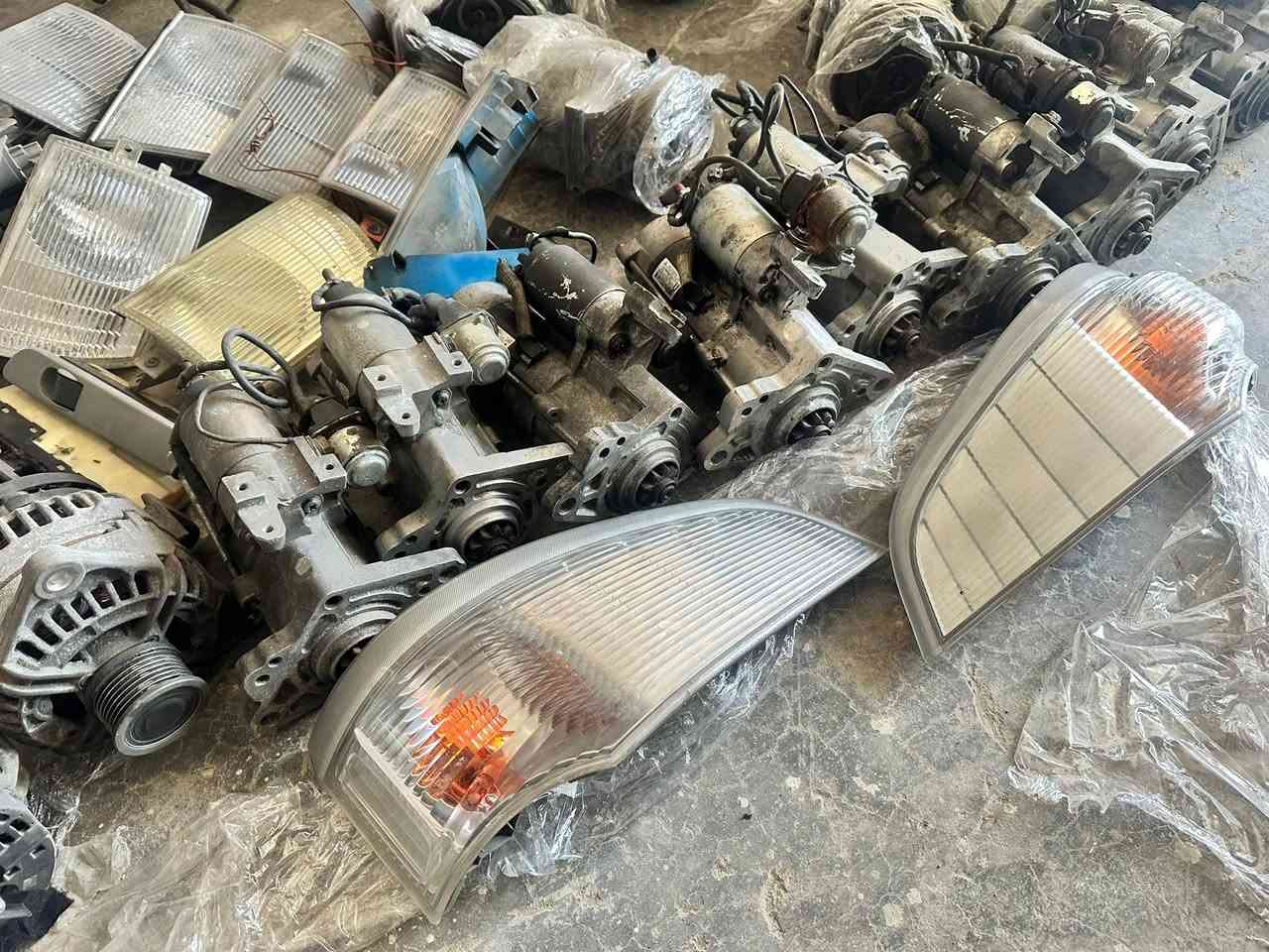 يعلن🇮🇶🇮🇶 مجمع نبيل الشمري 🇮🇶🇮🇶عن وصول حاويه ادوات احتياطيه مستعمل للسيارات
كإنتر — ازوزا — هونداي 2 طن — داينا
حله // الحي الصناعي // الفرع الثاني حله شارع 80 // الفرع الثالث حله المسيب // 🚕توجد خدمة توصيل لكافة المحافظات 
هـ // *********** — ***********
