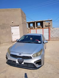كيه فورتي  معوقين ضربتها بنيد وجاملغ موديل 2020 سعرها 117 اتصال 078115...