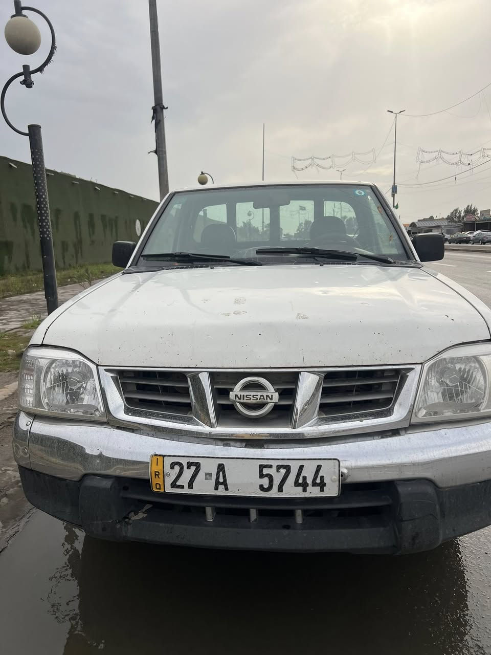 السلام عليكم
نيسان 2005 
بتره 4 جناكيل
بلاديه 
تخم تاير  تخم ويل صدر امامي خلفي  لاستيك قماره كلا مبدل قبل شهر 
السياره بيها مناطق صبغ 
دواخل مابيها 
كير مكينه شاصي جاهزات 
تبريد عاطل 
رقم دولي ذيقار بسمي 
سنويه لل26
عنوانها بغداد 
السعر 62 $ او بلعافيه عل يشتري
***********
