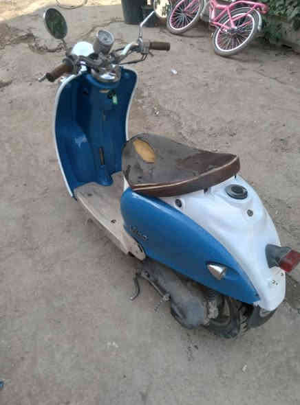 كلاسك عبدالحليم محرك بلادي اخرس شلعة ومعدل ،، تشتغل هندر ،، اكسل نظيف نقص كلوبات اشاير وكلوب لايت وباتري  وسبرنك ستاند  السعر ١٧٥  العنوان بغداد اعظمية السبع ابكار *********** وتساب
تطلع تراي تقتنع بالخير عليك ما تقتنع اهلا وسهلا
