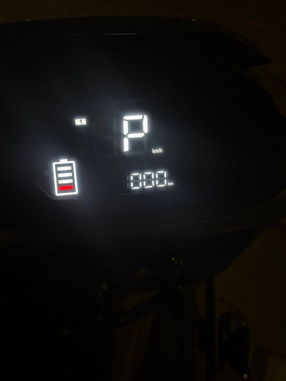 دراجة شحن سرعة 85
نظام 3 سرعات 
الشحنة الكاملة تمشيك 70 كيلو حقيقي
مشترهية قبل 3 اشهر والوصل موجود 
للبيع بسعر 850 الف
مشتريهة من الوكالة ب مليون و 200 الف والوصل واضح بالصورة 
سبب البيع راح اشتري سيارة ان شاء الله 
رقم الهاتف للتواصل 
***********
