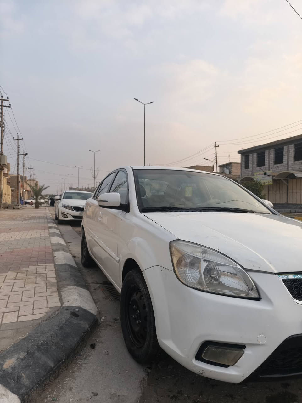 اللهم صلي ع محمد وال محمد
السلام عليكم كيا ريو 2012
سياره حلوه وجاهزه وجديده وماعيزه ايشي 
كير مكينه حداديه تايرات 
السيارا فول عدا الفتحه 
تحكمات جهتين

ABS 
رقمه كربلاء إنكليزي بسمي
السعر (96) بيها مجال
للاستفسار(***********)
