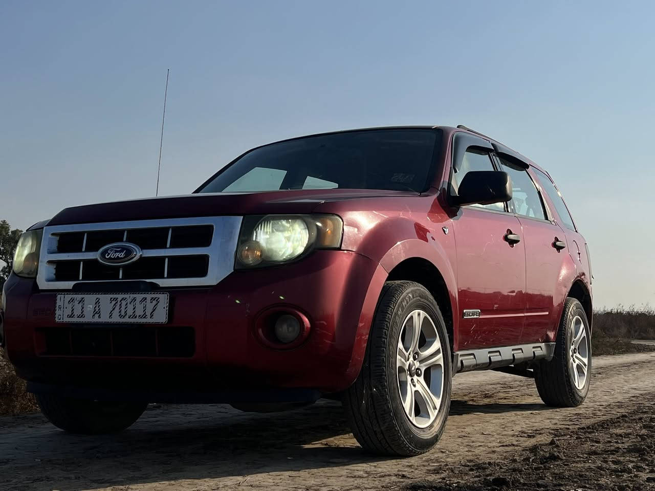 فورد اسكيب ٢٠٠٨ رقم بغداد انكليزي باسمي سياره كير مكينه حداديه خير من الله كهربائيات كلها شغاله سياره ماناقصها اي شي بيع او مراوس 

السعر ٨٥ وبيها مجال 

عنوان السياره بغداد 

***********
