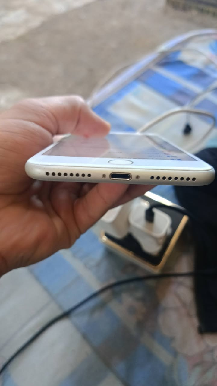 ايفون 7بلاس عله وضع الشركه بطاريه 77ممبدل بي اي شي ذاكره 128 جهاز نظيف كلش سعره 100 وبيه مجال قليل كلش ما ويا ملحقات مكاني حيانيه رقمي ***********
