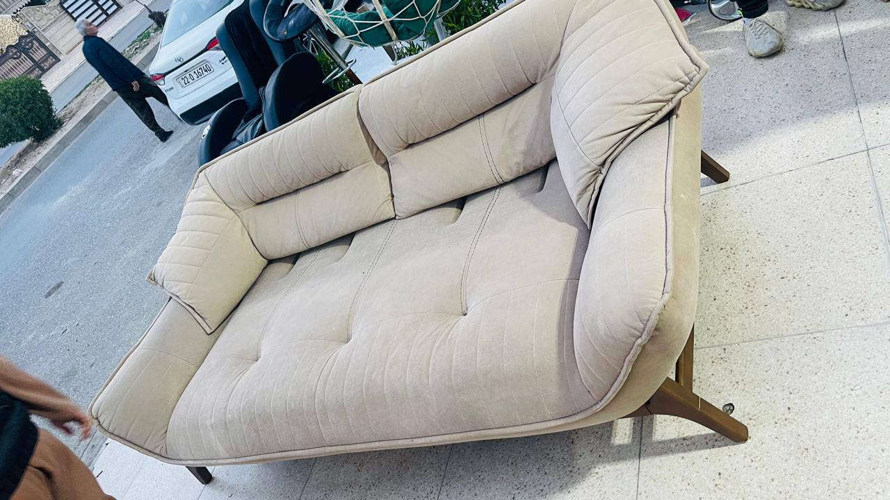 تخم. 6. نفر. تركي يصير سرير 
السغر350الف 
***********
العنوان فرمان بران قرب ماركت كيفار
