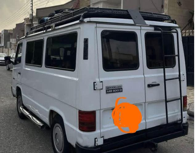للبيع مارسيدس MB100 موديل 1993رقم بغداد حمل  إنكليزي سنويه لغاية32 جديده 9 راكب سياره بعدهه على البلاد وضع  الشركة مكينه كاز 18 راكب مكان العمارة***********
