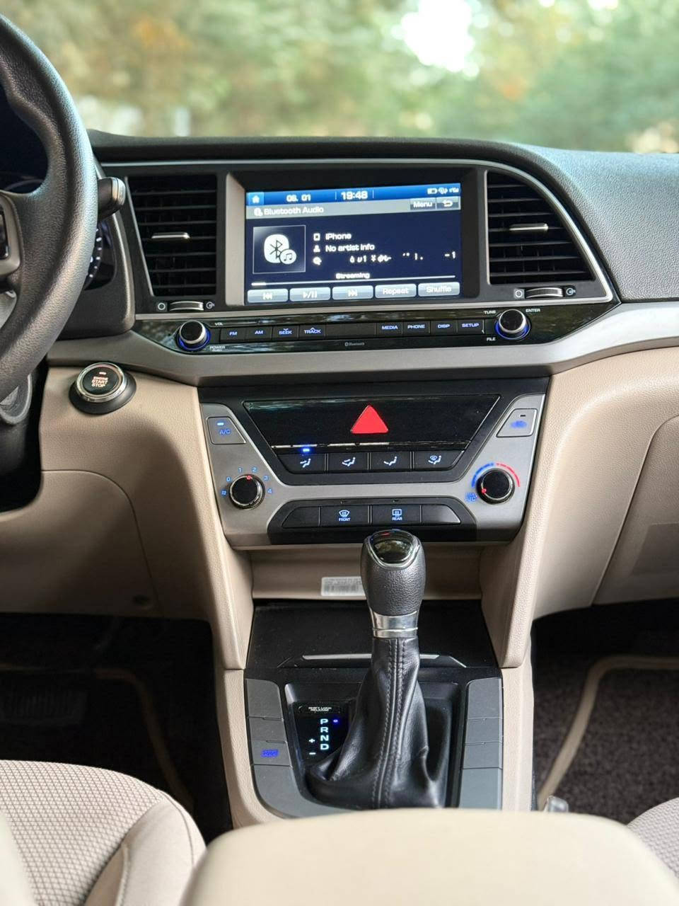 سلام عليكم حبايب قلبي ❤️
النترا  خليجي موديل / 2018 

رقم بغداد دولي   

🌺ELANTRA 🌺

لون ابيض / 🤍

فول مواصفات ١ / ١ 

بصمه 

جنطه ذكيه    

كشنات عسلي 

سلايد روف 

لد نهاري 

ويل كب عدد / 5  سبيره جديد؟ 

كروز سرعه 

قطعتين تبريد امامي وخلفي 

كامره خلفيه 

تحكم ستيرن جهتين 

مدخل (USB / AUX)

اشاير بالمري 

مري قابله للطي اوتو و شفط AUTO

شاشة حجم كبير اصل 

دسك عدد / 4 

محرك 2000 دوش  خليجي 

حساس خلفي بلادي 

3 انظمه قياده

( نورمال / ايكو / سبورت )

ماشيه ( 77 ) الف حقيقي اصل وعلى فحص 

تخم تاير جديد كوري 

كير محرك تبريد صدر حداديه كفاله عامه جديده جداً  مكفوله من جميع النواحي مابيه نقص ابد  و على الفحص 

مكفوله كفاله عامه من جميع النواحي ؟ 

ملاحظه ( بيه بارد بالباب الخلفي  ) 

 سونار موجود مع صور.؟     

مكان السياره كربلاء 

***********

سعر 160 بيه مجال للشراي للجميع رمز واحنا زى الهمز صلى على النبي
