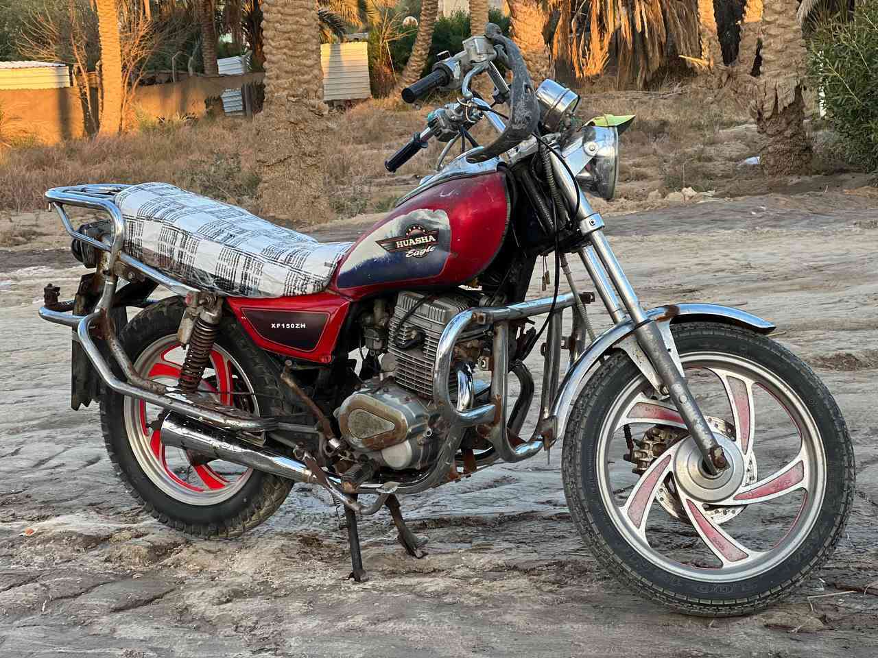 السلام عليكم
دراجه جونده محرك شرط ما مفتوح موديل15
أوراق اصولي 
نقص كهربائيات والنمره الثالث يفلت 
السعر 300 وبيها مجال قليل
***********
