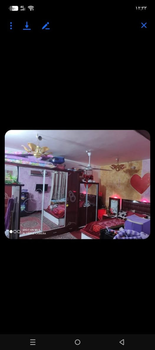 🏡 دار فاخر للبيع في كربلاء المقدسة –
📢 إعلان رقم (833)

هل تبحث عن بيت راقٍ، موقع ممتاز، وتشطيب حديث؟
هذا العرض مناسب للسكن والاستثمار معاً 👌

📍 الموقع: كربلاء المقدسة – مقابل مستشفى العباس الاهلي / ثالث بيت عن الشارع العام
📐 المساحة: 165 متر مربع
🔹 طابو  زراعي
🔹 عرض الشارع 8 امتار

🏠 مواصفات الدار:
✨ طابقين  بتصميم عصري
✨ أرضيات مرمر فخم (الطابق الأول)
✨ بورسلين أنيق (الثاني)
✨ مطبخان (حار + بارد)
✨ نظام كاميرات مراقبة كامل
✨ عاكس كهرباء ثري فيز

🔸 الطابق الثاني:
▪️ 3غرفة ماستر

▪️ حمام كبير
▪️ هول واسع

🔸 يصلح حسينيه 

💎 موقع هادئ + بناء حديث + مواصفات كاملة = فرصة لا تعوّض

📞 للاستفسار والحجز:

*********** 

📍 العنوان:
كربلاء المقدسة – مقابل مستشفى العباس الاهلي قرب بيت بحر
