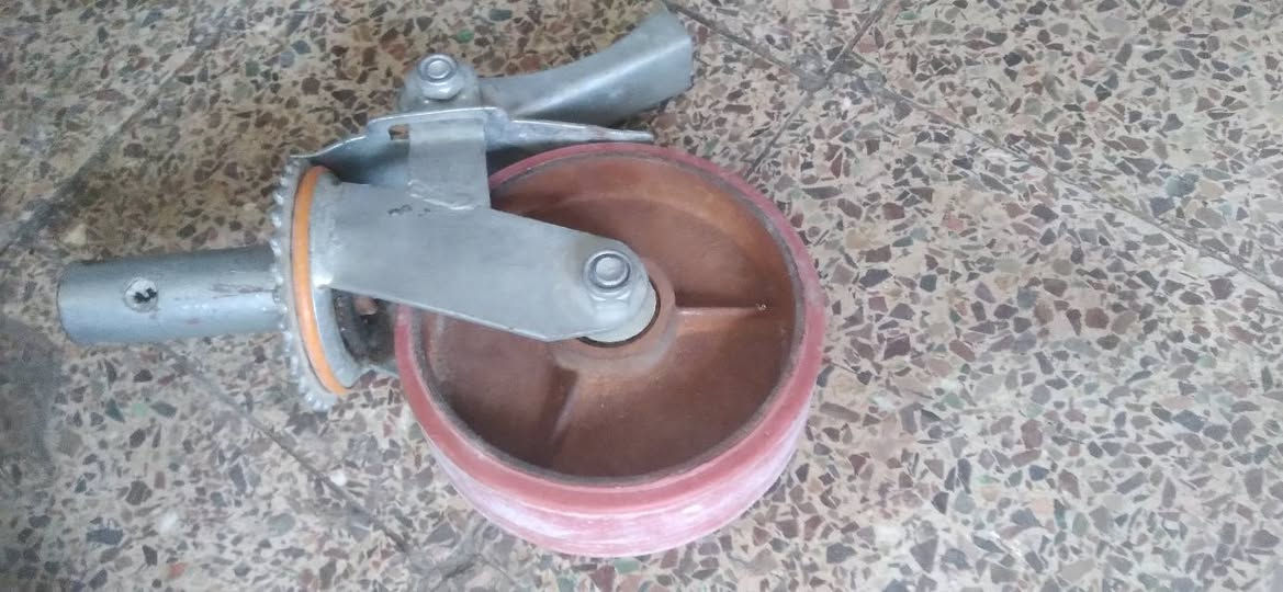سكله طابق واحد جديده عرض 60  استخدام قليل + ٤ تايرات اصلي السعر 100.الف موجود توصيل بغداد فقط ***********
