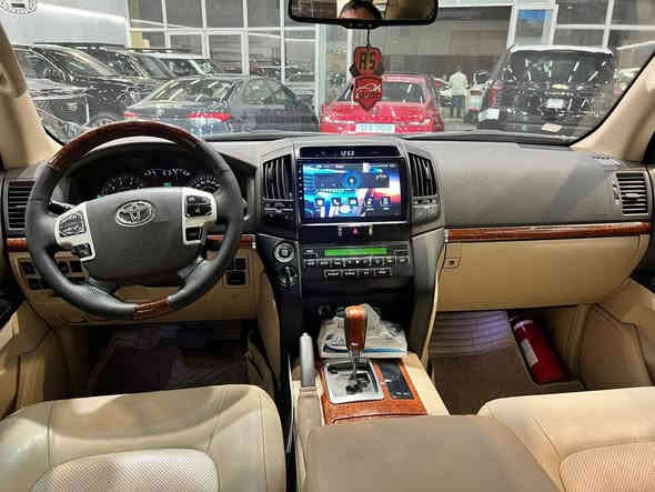 السلام عليكم 
لاندكرور 2014 🇯🇵🇯🇵 gxr 

السياره جديده جداا بحاله الوكاله السيارة❗️❗️❗️❗️ مغلفة PPFافلام الحماية 

 ✅✅ ماشي170  الف حقيقي 

كل اغراض شركه وياه وبصمتين شركه 

المواصفات فول 

 🛑 شاشه جبيره 
🛑 كاميرا4….365درجة 
🛑 مرايات شفط 
🛑 حساسات 
🛑ً شغال 
🛑 زراك لايت 
🛑 كشن ٣ دكم 
🛑 اريباك ٨ 
 🛑 سلايت 
🛑 كشنات جلد بلادي 
🛑 لايتات زينون 
🛑ثلاجة

السياره محرك ٦ سلندر 

مكانها بغداد  نفق الشرطة حي الجامعة هزه وفحص و تحويل كله جاهز 
رقم اربيل 

 السعر 395

☎️ ***********
