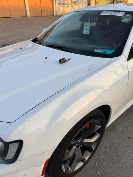 لعرض سيارتك على الصفحة تواصل معنا الآن 👋
اللهم صلي على محمد وال محمد 🌹
.....
السلام عليكم ورحمة الله وبركاته 🤝 
للبيع بدون مراوس 
عشاق الاوباما ( الشايب ) 💪
كرايسلر أوباما ✈️
موديل 2018 
لون ابيض المرغوب 🫡 
رقم اربيل انكليزي مسطره ( 22 )
كابون بانزين بيها ⛽ ⛽ 
سنويه وهزه ساقطين 🫡
شرط الوكالة والتحويل 👉 
طخم تاير جديد طخم السياره جديد 👍 
كير محرك شرط عل فحص 🧐 
تبريد ثلج 🥶 🥶 
السياره ماشيه 97mil 
السياره جديده وضع شركه 👍 
المواصفات 👇 فول الفول عدا الرادار🫨
بصمه ابواب🫆 + بصمه تشغيل 🫆
بانوراما طكتين 
تحكمات ستيرن 
شفتات ستيرن 
شاشه اعطال 
شاشه كبيره 
ويل اسود كروم
كشنات جلد
كشن حضن 
مانع انزلاق 
تحديد مسار 
لايت عدسه 
بك لايت ليد 
كروز سرعه
حساسات خلفيه 
رادار بل مري 
مري شفط 
وبعد بيها هواي مواصفات ‼️ 
السياره داخله كلين تايتل بدون ضرر للعراق ✅ 
بيها مكانتين بارد بسيط 
براس الجاملغين الكدام وموضح فيديو👇
مكان السياره موصل 🔥 
السعر بلاااش 💸290💸وبيها مجال 
للاستفسار الاتصال على الارقام 👇 
***********
***********
الخاص مفتوح 24 ساعه 👉 
ملاحظة الرقم الكورك بيه واتساب 🟩 
يوجد بيع وشراء السيارات المتضررة والجديدة داخل هذه الصفحه ✅
