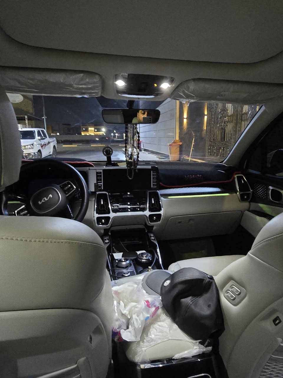 كيا سورنتو 2023 (خليجي) 6 سلندر 7 راكب فول مواصفات 1/1مكفوله سياره ماشيه ٦٠   الف  كيلو رقم اربيل الجديد تحويل مباشر تريد وكالة اي،شي حاضر بسم شركة ابواب الرحمه البصرة   كير و محرك بشرط علا وضع الشركة 

سقف بانوراما
بصمه تشغيل وابواب
كير ماوس
كشنات جلد
تدفئه تبريد كشنات 
شحن بالكشنات الامامية 
تحكم كشن جنب السائق كهربائي 
صندوق كهرباء 
هاندبريك بصمه
شاحن وايرلس للموبايل
بردات خلفيه
مقاعد الاماميه كهرباء
شاشه كبيره كار بلي 
اناره محيطيه سبعه الوان
شفتات ستيرن 
ويل كب حجم 19
اربع وضعيات قياده (ايكو. كومفورت. سبورت. سمارت)
فول تحكم ستيرن
حساسات امامي +خلفي
اناره ترحيب عند الاقتراب
كامره خلفيه دواره اربع كامرات 
مري شفط
تركشن كونترول + مانع انحدار +اوتو هولد
7راكب 
ثلاث قطع تبريد +تبريد بيانو منفصل
ثلاث عدسات لايت +لد
تشغيل عن بعد
دكسات شركة مبدل جديد 
تخم تاير جديد 
السعر ٣١٥ بيه مجال قليل 
مكاني بصرة 
*********** واتساب فقط 

ملاحضه جدا بسيطه ما مبينه نهائيا بدون بارد او سحب او شي قدر نصف اصبع او اقل بدون صبغ او شي نهائيآ
