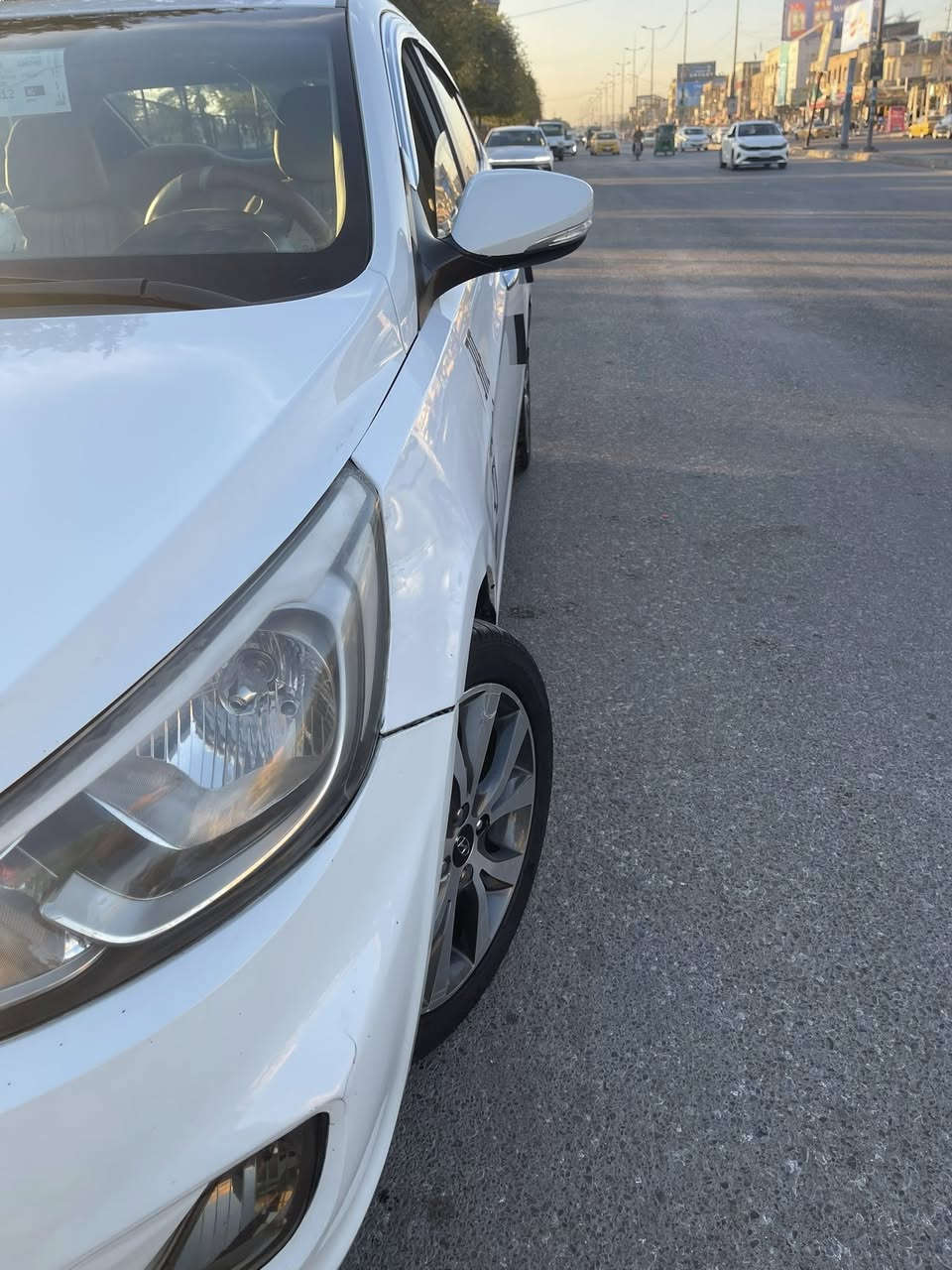 السلام عليكم اكسنت 2016بلو خليجي
مكفوله من الضربه بيها صبغ بسيط بل باب الصدر اثر بطش بدون ضربه تخم تاير جديد مكينه كير جديد صدر فتحه شاشه تحكم استيرن اشاير بل مري سعرها 108وبيها مجال بسيط

مكاني بغداد رقمي ***********
