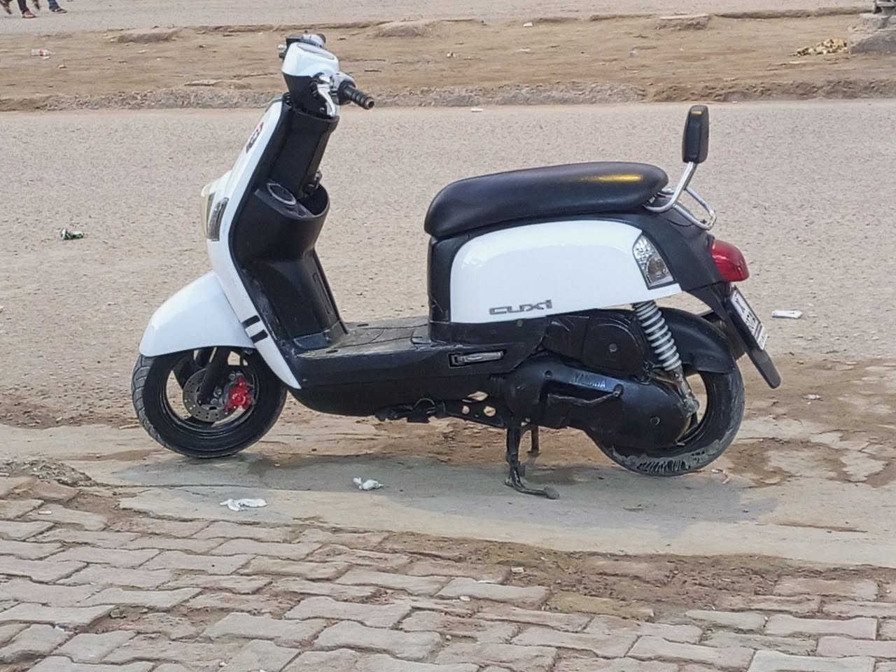 السلام عليكم دراجه بوليسي للبيع اوراق 
مختمه وكلشي شغال بيها كهربائيات شغاله سلف هندر شغال بس مبدل زنجيل//السعر 800// وذا اكو مراوس بدراجه فله وانطي فرق


**إذا كنت صاحب هذا الإعلان وتريد حذفه لأي سبب، رجاءا أرسل رسالة إلى الدعم الفني**