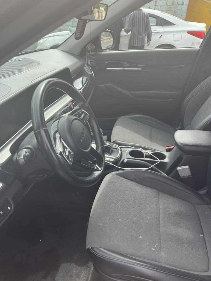 كيا سليتوز 2024 التفاصيل مرفقه بالمنشور حادثها سرقه حسب التقرير  وايرباك ستيرن مكفوله لغود وشواصي السعر 145بيها مجال للشراي السياره منفيس بدون رقم 
للتواصل ***********
