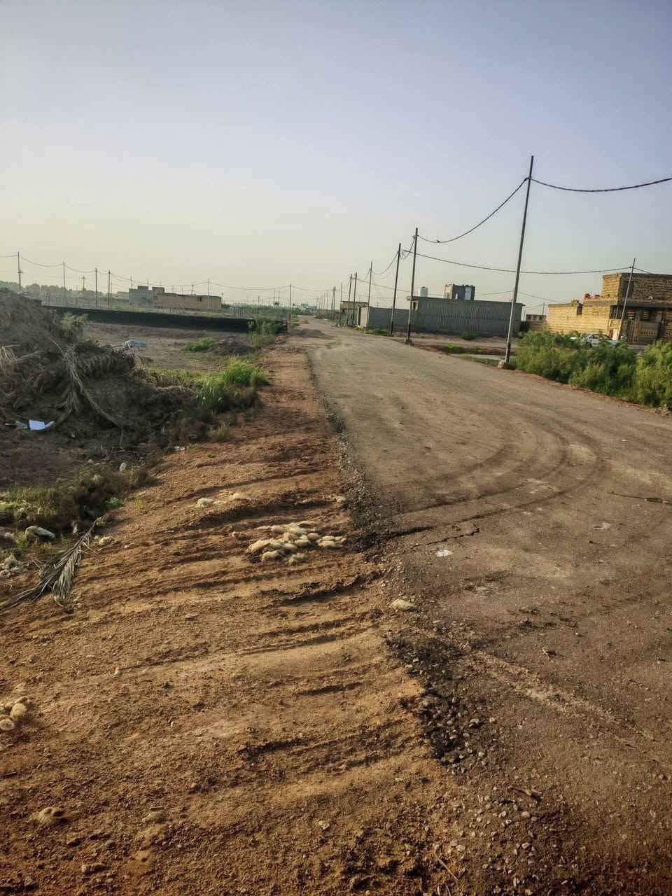 للبيع قطعه مساحة 530 متر طابو زراعي سند  25 تحويل مباشر  
خدمات كامله ماء كهرباء تبليط ) حله ورديه خارج  نزلة سيف سعد طريق يا حسين طريق السكه وره بيت السيد ابو صادق صايره على شارعين 
مجمع احباب الحسين  والمنطقه مسكونه 
القطعه تصلح ثلاث بيوت
السعر 47 وبي مجال 
اتصال او واتساب
‏‪***********‬‏
