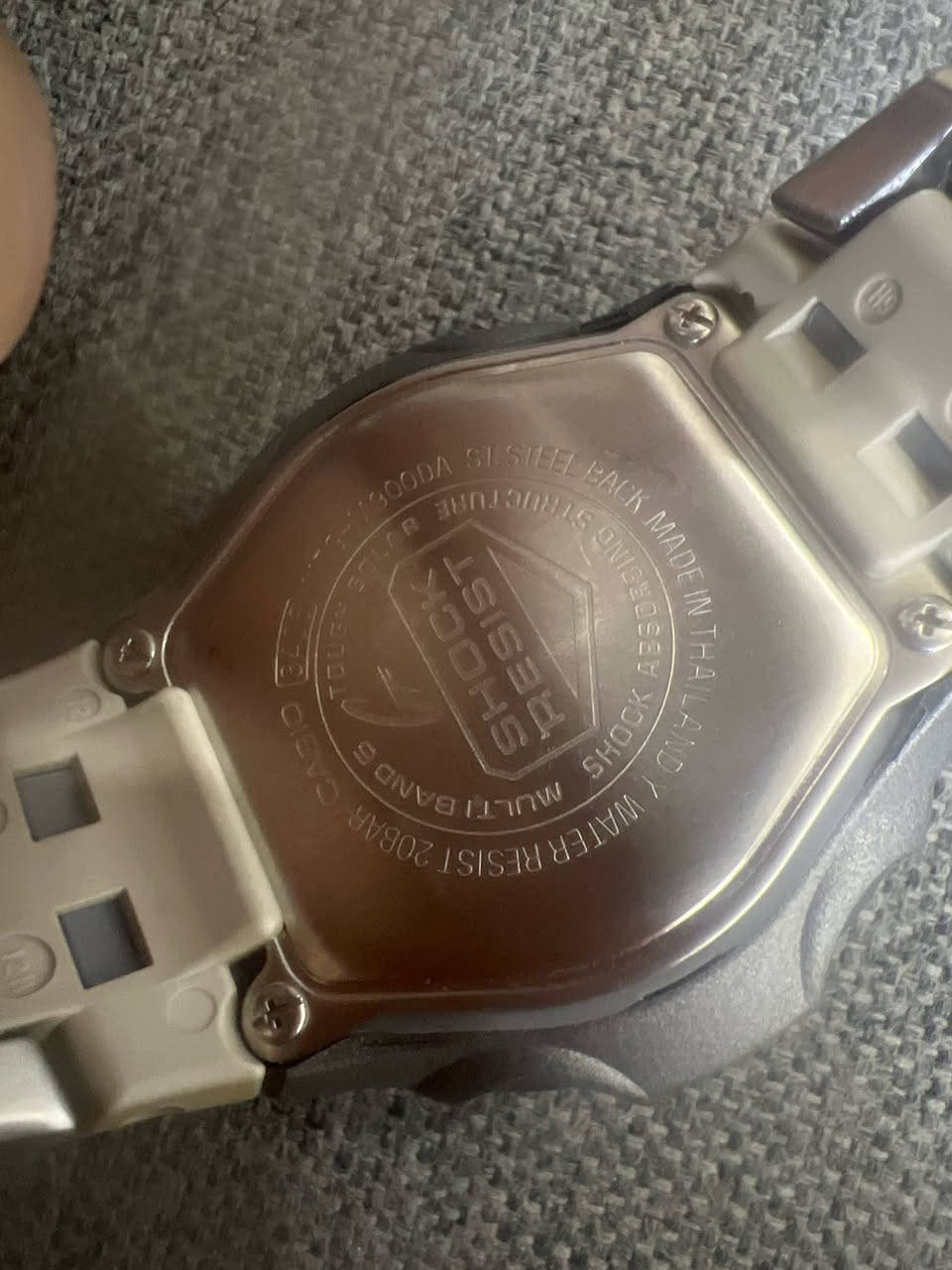 للبيع ساعة Casio G-Shock أصلية 100% ومن الفئة الفاخرة والمقاومة للصدمات.
• الصناعة: أصلية (MADE IN THAILAND).
• النظام: تعمل بالشحن على الطاقة الشمسية والضوء (ما تحتاج تبديل بطارية).
• المقاومة: مقاومة كاملة للماء حتى عمق 200 متر.
• النظافة: بحالة ممتازة جداً ونظيفة، وكل أنظمتها شغالة بدقة وكلها مختمه


**إذا كنت صاحب هذا الإعلان وتريد حذفه لأي سبب، رجاءا أرسل رسالة إلى الدعم الفني**