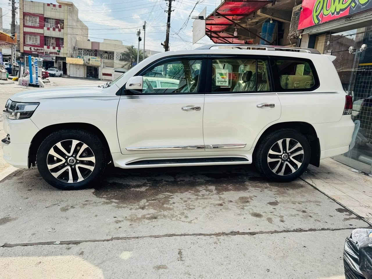 سلام عليكم
البيع لاندكروز  وكاله شركة ساز

رقم بغداد 

موديل 2019 

بيها باب عكس السايق صبغ 

السونار موجود داخل المنشور 

ماشيه93

مواصفات شركة ساز 

حجم المحرك 6 سرندر 4000

معروفه ماكو داعي اذكر المواصفات

السعر 495$ بيها مجال الشراي

العنوان بغداد العبيدي 
مراوس ترهم 

***********
