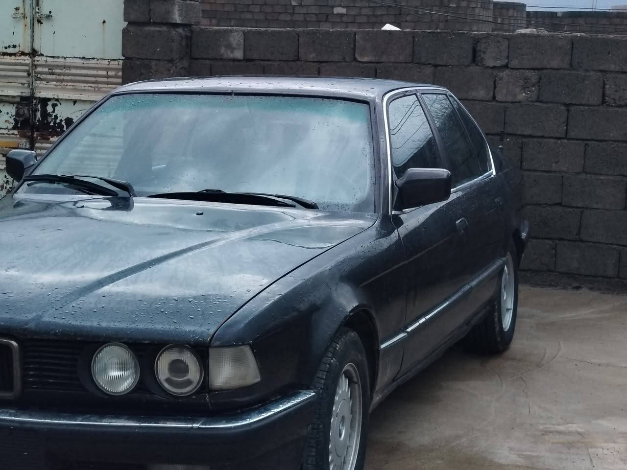 السلام عليكم.. للبيع او امراوس حسب القناعه.. BMW 735 موديل 1991 رقم نينوى اخضر امصفره غرامات وگمرگ وساحب واجها جاهزه للتحويل.. السياره فول مواصفات 
اسلايت 
4جامات كهرباء 
توماتيك
تبريد 
شادلها لايت زينون اصلي
باتري جديد 
تايرات جدد 
محرك شادلها جديد
كلشي بيها شغال
السياره يعوزها ترتيب بسيط
السعر 36 بيها مجال 
مكان السياره موصل ايسر
مامتواجد ع الخاص 
التواصل
  ***********
***********
