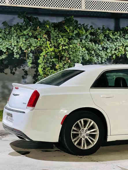 سلام عليكم أوباما ٢٠١٥ كفاله عامه بيه سحبت بيديار بسيطه جدا باب السائق فقط
السياره جديده احلا من الصور جاهزه بدون نواقص ما مشتغله خط استخدام شخصي
كير مكينه بلاد
تخم تايرات جديد حداديه جديده
مكينه ٣٦٠٠
رقم جديد بسمي
مواصفات واضحه بالصور
مكاني ديوانيه
***********
