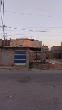 بيت لليبع المساحة 200متر حي السفير شارع الوازات. قريب على العبيدي. الا...