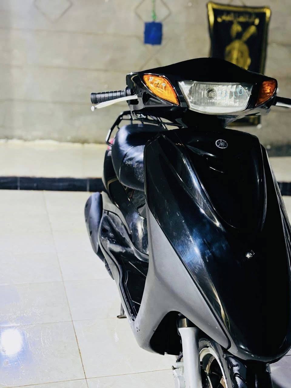 سلام عليكم دراجة للبيع أكزز الحديث موديل 2012 صارلها 20 يوم من طالعه من الحاويه دراجه مابيها اي عيب 
والسعر على الخاص***********
