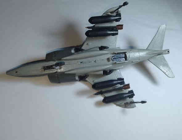 نموذج مصغر للطائرة BAC HARRIER
بحجم 1.72  بلاستك 
مع حموله من الصواريخ الثقيلة 
متوفر توصيل لكافة محافظات العراق 
للاستفسار خاص او على ***********
