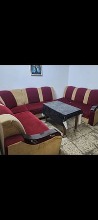 ميز وتلفزيون جديد وميز طعام زايد 6كراسي وقنينه عراقيه وتخم ديون كلهن ش...