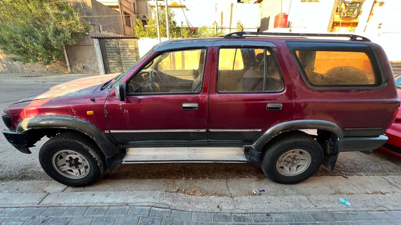 سلام عليكم اخوان فورنر 1992 سياره محرك vvti 3000 محرك كير خير من الله تبريد عوزه بس كمبريسر كامل بس كمبريسر بي ضعف والبدي شوفت العين راعي السنويه موجود سنويه منتهيه سعرها 45وبيها مجال مكانها بصره لباقي التفاصيل اتصل عل رقم ***********
