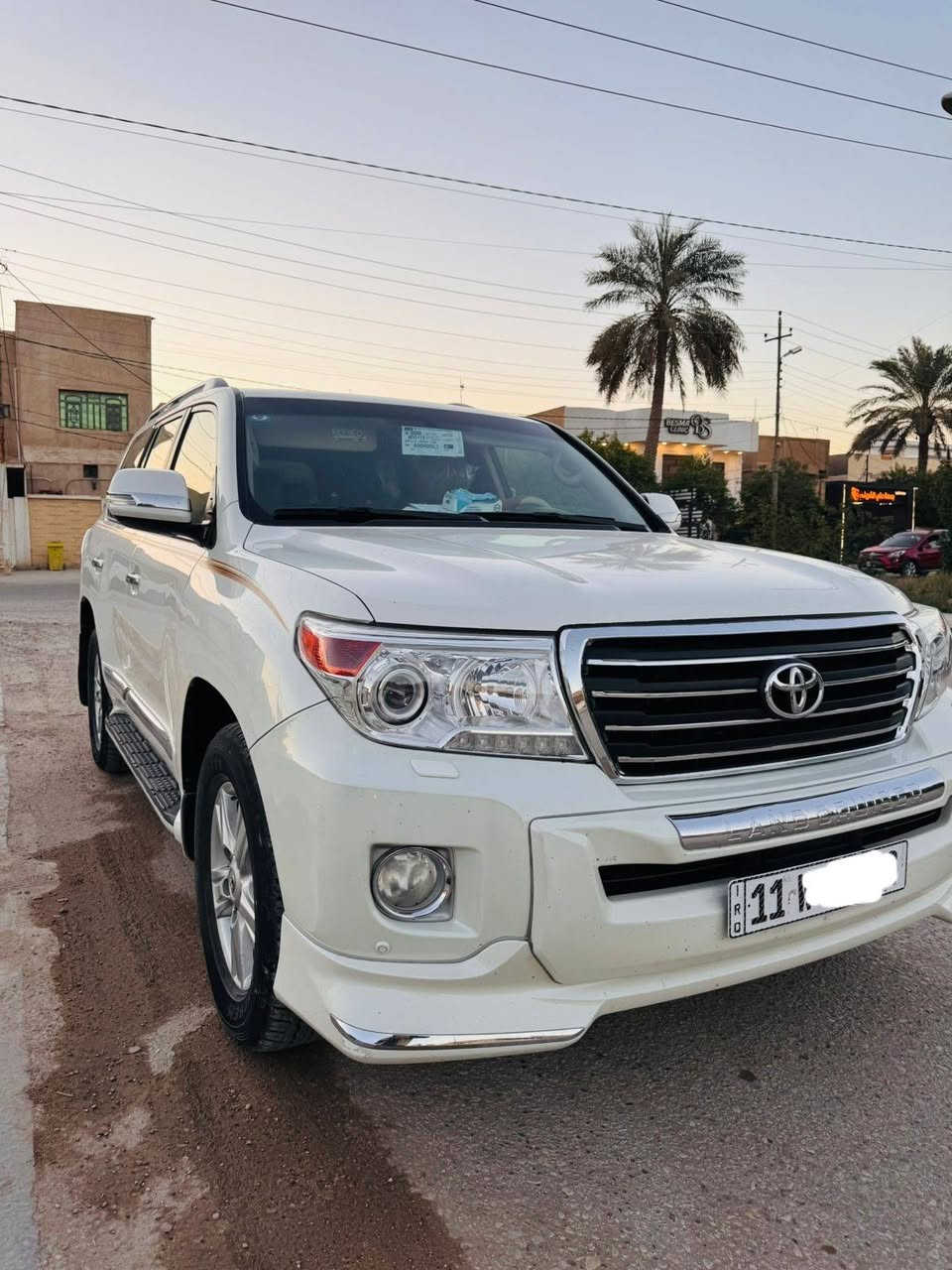 السلام عليكم للبيع لأندكروز موديل 2015 ابريم اصلي رقم بغداد الجديد دولي بسمي تحويل ثاني يوم مكفولة كفاله عامه
فول مواصفات 1/1
حساس امامي
حساس خلفي
بصمه تشغل
بصمه اوبواب
فتحه سلايت
كشنات جلد اصلي
كشن كهرباء اتلاث حركات
محرك 6 سلندر
تشغيل عن بعد
8 ايرباك 
زراكات لايت 
مري شفط و قلاب 
مثبت سرعه 
سبعه راكب 
ثلاث قطع تبريد 
تحكمات ستيرن كامله 
كامرة دوارة
مطفايه حريق 
وباقي مواصفات معروفه. 
ماشيه (100) إلف حقيقي شرط الفحص سعر السياره (410) $ورقه وبيها مجال مكاني بابل 
اللاستفسار على رقم ***********
