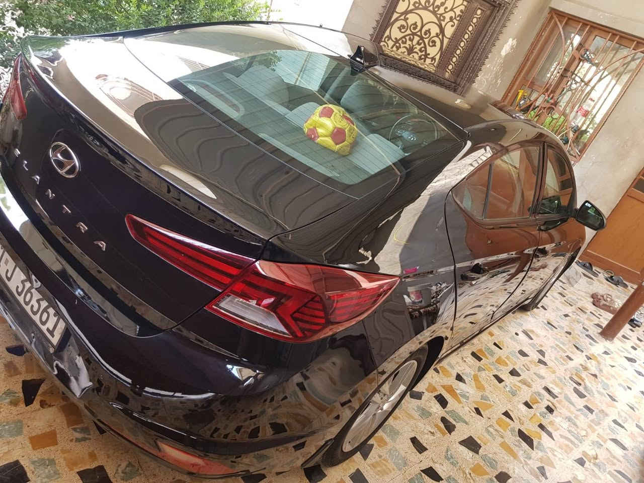 السلام عليكم
النترا مديل ٢٠٢٠
امريكي 
حادثها بارد فقط ابدون #صبغ لأمريكي جامرلغ وشويه من الباب أصبعين 
ويمي صار بيها بين البابين السكن شي قليل
 
السياره جاهزه. 
مكينه. 2000 دوش مكفوله 
كيرها مكفول. 
صدر امامي خلفي جديد. 
تخم ويل كب  
تبريد ثلج ⛄️ 
تدفئه. 
مواصفات نص معروفه 
شاشه بلاد 
كامره بلاد 
رادرات جانبيه. 
تتفئه كشنات. 
حساسات كل الكهربائيات 
وبعد بيها مواصفات.  
السياره بسمي 
رقم جديده هزه جديده 
مكان السياره كركوك 
السعر١٢٦وبيها مجال 
ملاحظه وين ميعجبك تفحص افحص 
***********
صور الحادث الأمريكي مرفقه
كركوك
