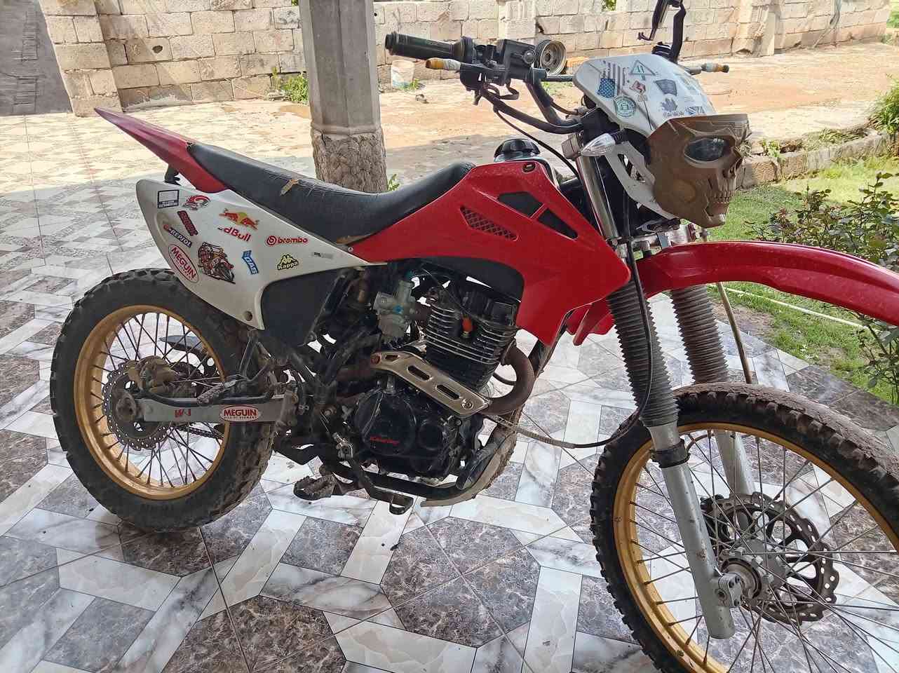 السلام عليكم للبيع أو لل مراوس حسب النضافه دراجه قفاز جبلي موديل 2024 درجه خيرمن الله مكاني ديالى الخالص متواجد فيس واتساب وأي ستفسار الاتصال على هاذا الرقم (***********) اتصل وتلل
