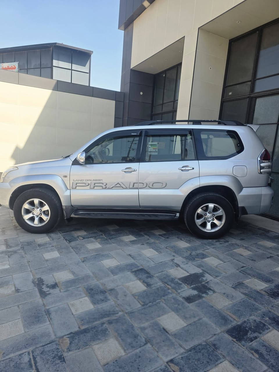 السلام عليكم
تيوتا برادو ٢٠٠٨ خليجي 
مواصفات vx
محرك ٦ سلندر 4000
كشنات جلد وكهرباء وتدفئه
سلايد روف 
تحكم ستيرن 
مري شفط اوتو 
تبريد ٣ قطع ثلج 
سيدي جنجر ٦ اقراص 
دبل تانكي 
سبير تعليك 
مكفوله ماعده المذكور بلسونار تكحيل كرت فقط كفاله من البارد حته تخم تاير جديد تبريد منظومه جديده السياره مثل بلصور وبعد احلى 
مكاني صلاح الدين بلد 
سعره ١٦٧ وبيه مجال قليل 
***********
