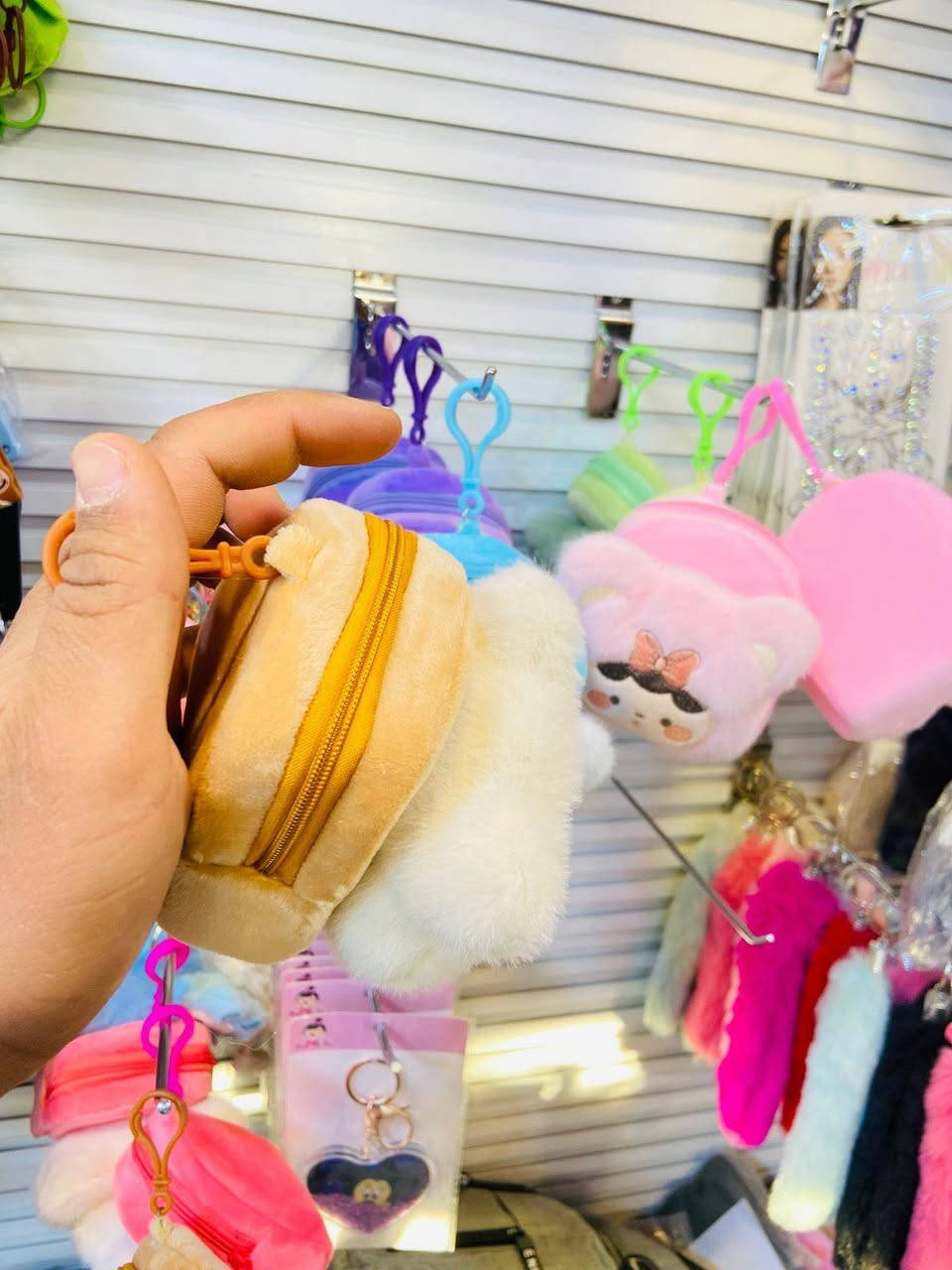 وصول اكسسوارات♥️
كلشي جديد ♥️

كلشي وكلاشي الدور
الشارع العام


**إذا كنت صاحب هذا الإعلان وتريد حذفه لأي سبب، رجاءا أرسل رسالة إلى الدعم الفني**