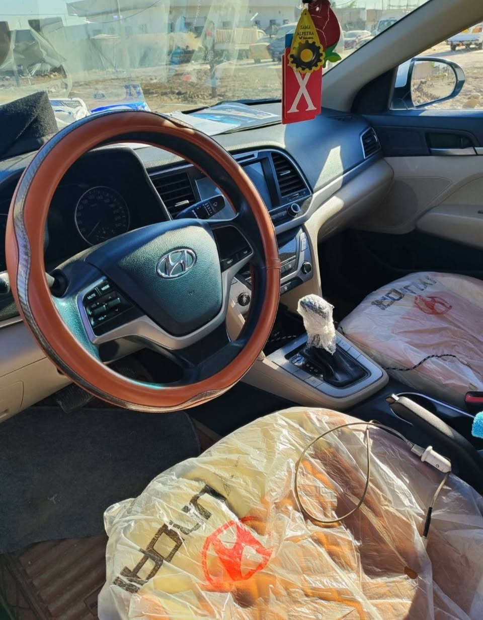 سلام عليكم الانتره 19خليجي سوبر للبيع  بيها جاملغ الأيمن الخلفي وتبديل قبق الجنطه الاصلي   معروضة 104مع مجال  تواصل ع صاحب العجله مكلف بنشر  ***********
