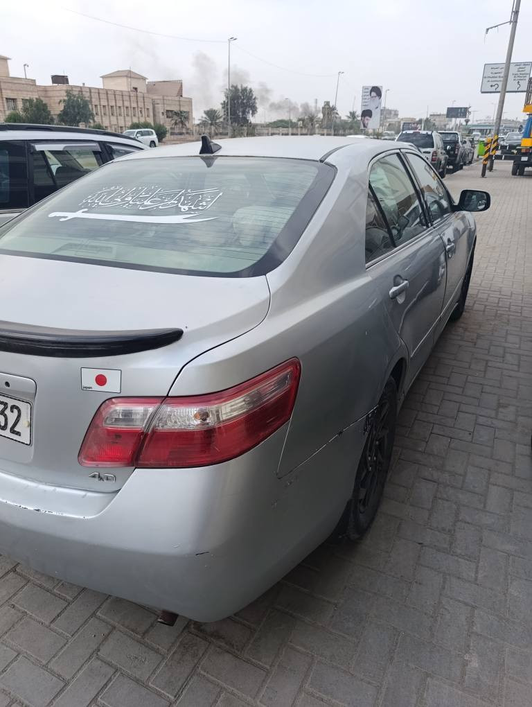 سياره كامري جاهزه وارد خليجي
جاهزه على ايدي 
تخم تايرات، بطاريه، داينمو، حداديه نافضها نفض نصبتها تخبل
كير مكفول 100%
محرك مكفول 100%
جفيتها على صفحه العبري وكلش خفيفه ما مأثره ومصبوغه عام
صارلها سنتين عندي بأسمي 
نقصها كمبريسر منزله من سعر السياره
شرط التحويل، سياره ما ناقصها اي شي 
السعر 80 ورقه
رقمي *********** البصرة, العراق
