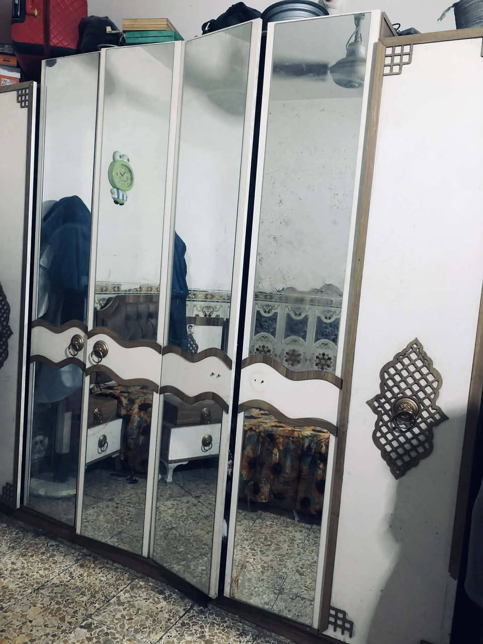 غرفه للبيع  السعر 350وبي مجال بس عايزه يدات


**إذا كنت صاحب هذا الإعلان وتريد حذفه لأي سبب، رجاءا أرسل رسالة إلى الدعم الفني**