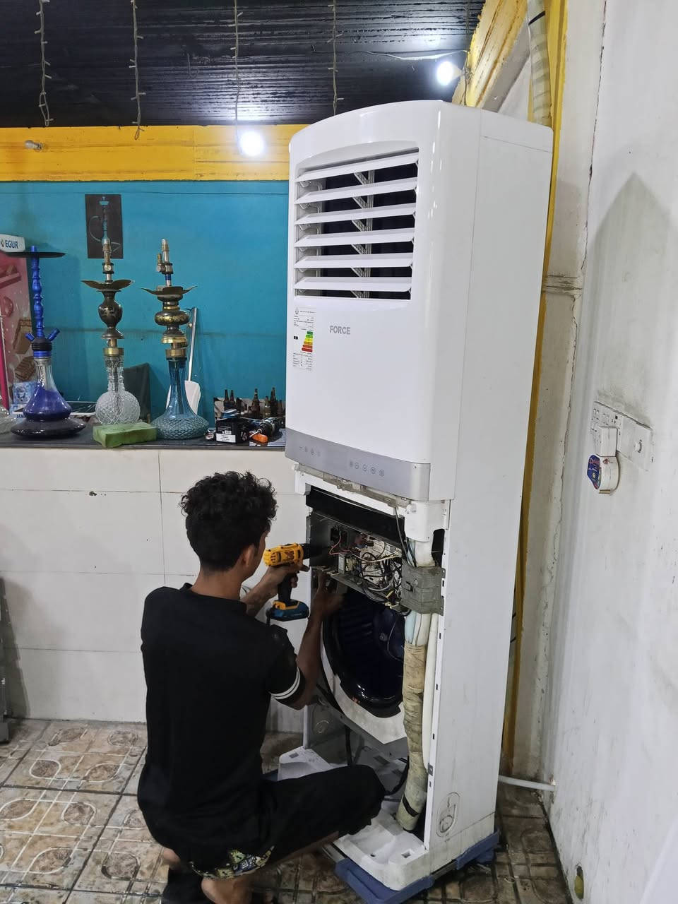 تقدم الورشة التقنية للتبريد خدماتها👷🏻

📲*********** 👷🏻حسين العنزي👷🏻
😍صارت الصيانة 🛠داخل بيتك🏘️ وكدام عينك والي يرضيك ونطلع منك وانته راضي👍🏻 
♦️تنصيب جميع اجهزه التبريد الانفيرتر والعادي مع عمل الفاكيوم
                                                                                ♦️تصليح الليك والفحص الشامل وشحن الغاز الاصلي الفرنسي R410 و R22 مع الضمان سنه كامله 
‎♦️تنصيب اجهزه الكاسيت التي تعمل بغاز R410
♦️تنزيل وغسل وتنضيف اجهزه التبريد 🚿
♦️لحام الليك القطعه الداخليه والخارجية وتبديل أو الغاء عاكس التدفئه مع شحن الغاز 
♦️صيانه جميع اجهزه التبريد الانفيرتر التي تعمل بغاز R410
♦️تبديل كابسترات وكونتكترات 
♦️يتوفر لدينا جميع انواع كارتات السبلت الانفيرتر والعادي 
♦️يتوفر لدينا قطع غيار لجميع السبالت 
♦️صيانه جميع انواع السبالت والمكيفات موقعيا 
♦️ صيانه جميع كودات السبالت الانفيرتر والعادي 
للاستفسار الاتصال او المراسلة ع الواتس اب 
📲*********** حسين العنزي
