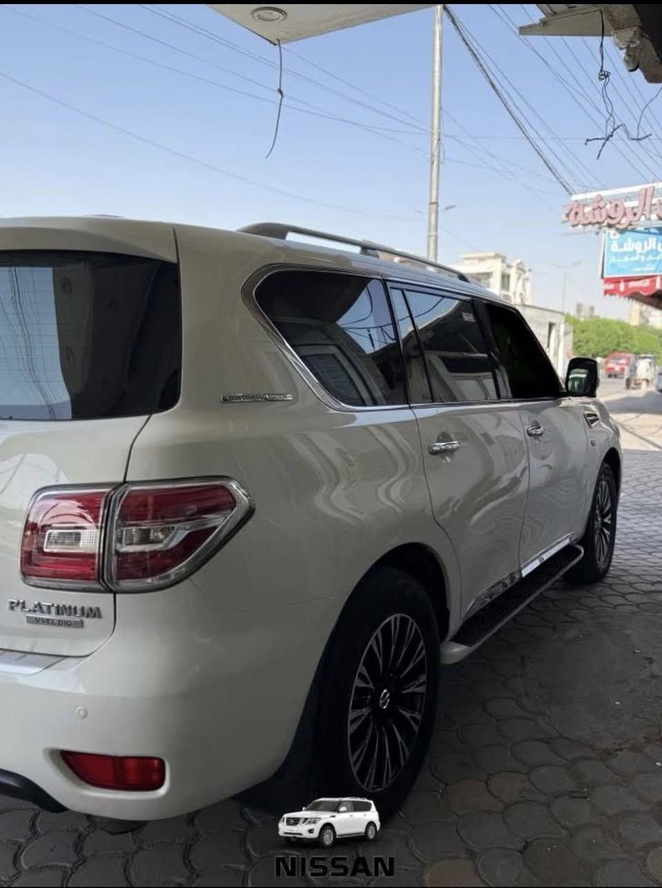 السلام عليكم نيسان باترول ابلاتنيوم. ٢٠١٢.
كفاله. عده البارد. ماشيه ١٥٢.  ألف 
فول موصفات. سنويه جديده  
السيارة ستينه النسخة الماسية يعني أعلى فئة بالباترول اجت فقط بموديل ۲۰۱۲

جزء من المواصفات

1 محرك 8 سعة 5.6 لتر

2 قوة 400 حصان

3 عزم دوران 560 نیوتن متر

4 ناقل حركة أوتوماتيكي 7 سرعات

5 نظام دفع رباعي كامل (4)

6 نظام مساعدة على الصعود والهبوط

7 نظام التحكم في الجر

سعة خزان وقود 100 لتر

حساسات ركن أمامية وخلفية

10 كاميرا خلفية

11 نظام مراقبة ضغط الإطارات

12 حساس مطر
نظام

التحذير من الخروج عن المسار

14 نظام الرؤية الليلية في بعض الطرازات)

15 نظام

التحكم في التهدل

16 نظام المساعدة في الصعود

مقاعد جلدي

18 نظام صوتي Bose

19 شاشات ترفيهية خلفية

20 نظام ملاحة
تحكم مناخي خلفي

22. عجلة قيادة مزودة بأزرار تحكم

23 جنوط مقاس 18 أو 20 إنش

24 شعارات "60th DIAMOND EDITION"

 إضافات کروم
فتحة سقف
 ثلاجة 
السعر ٢٣٠ 
***********
