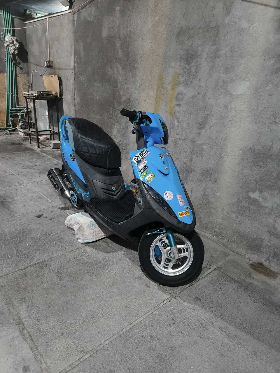 دراجه ماكس للبيع تزويد داخلي وخارجي 
مكينه بلاديه فول نضافه 
ونهضه فولل للاخير 
تزويدها RPM و NCY ماناقصها ايشي 
سعرها 1250 وبيه مجال او مراوس ب سكنس جبلي


**إذا كنت صاحب هذا الإعلان وتريد حذفه لأي سبب، رجاءا أرسل رسالة إلى الدعم الفني**